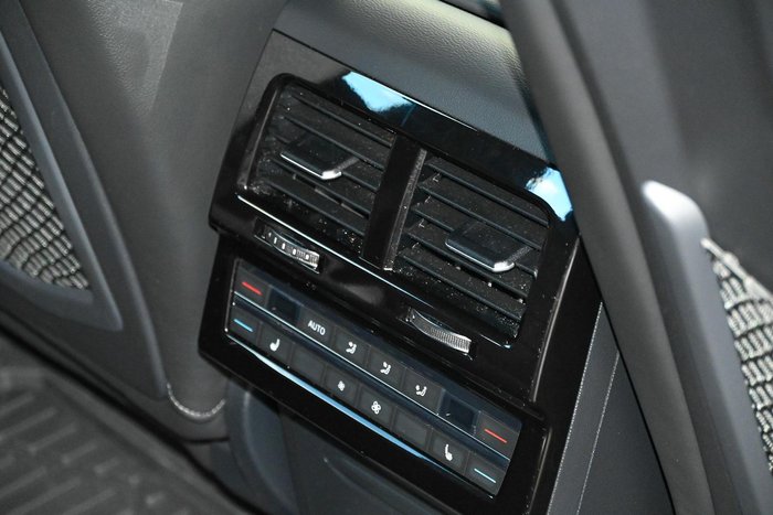 2020 Volkswagen Touareg V8 TDI R-Line