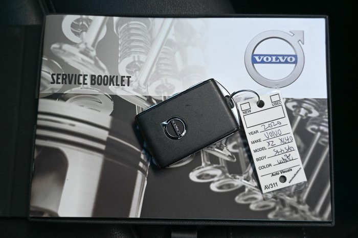 2020 Volvo XC40 T4 Momentum