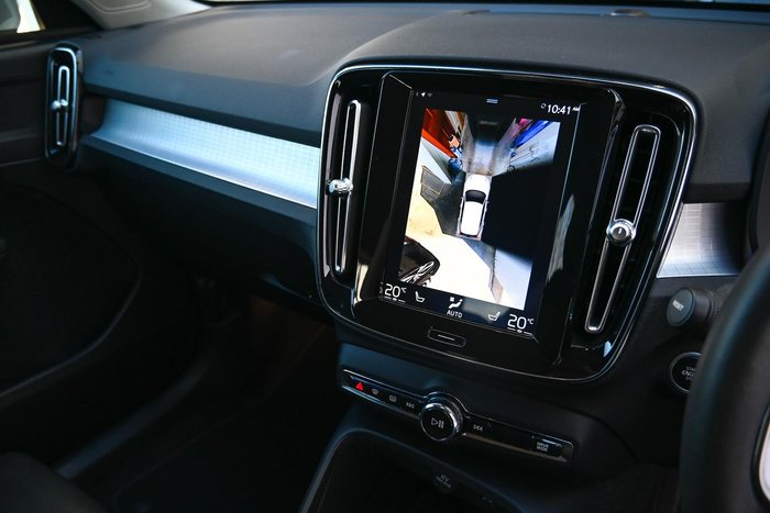 2020 Volvo XC40 T4 Momentum