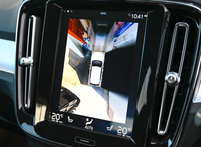 2020 Volvo XC40 T4 Momentum