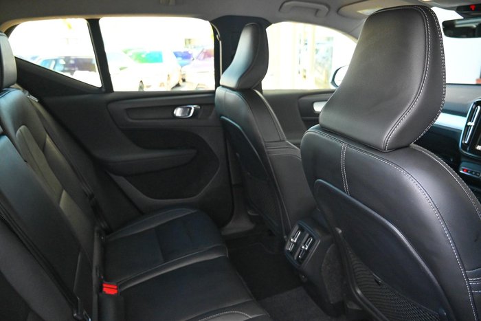 2020 Volvo XC40 T4 Momentum