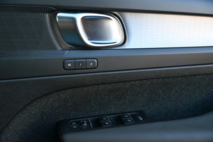 2020 Volvo XC40 T4 Momentum