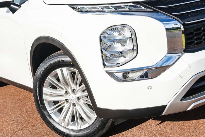 2022 Mitsubishi Outlander LS