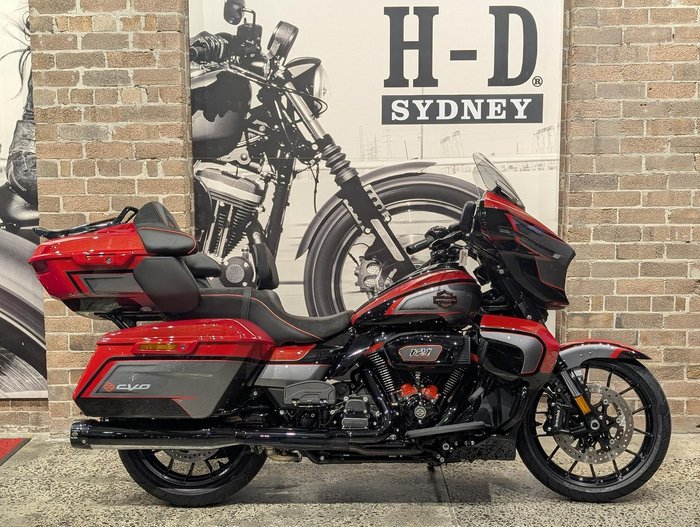 Harley-Davidson CVO Street Glide Limited 121 (FLHXLSE) Touring