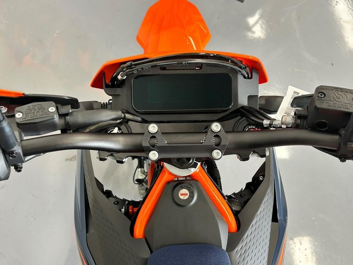 2026 KTM 690 SMC R SMC Orange