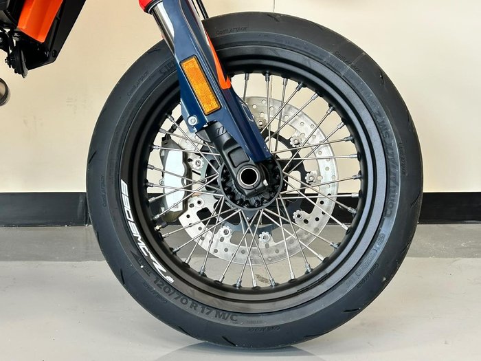 2026 KTM 690 SMC R SMC Orange