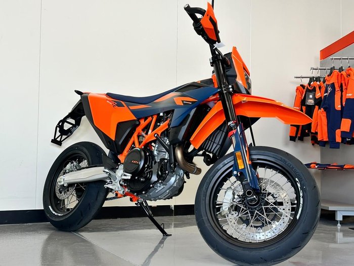 2026 KTM 690 SMC R SMC Orange