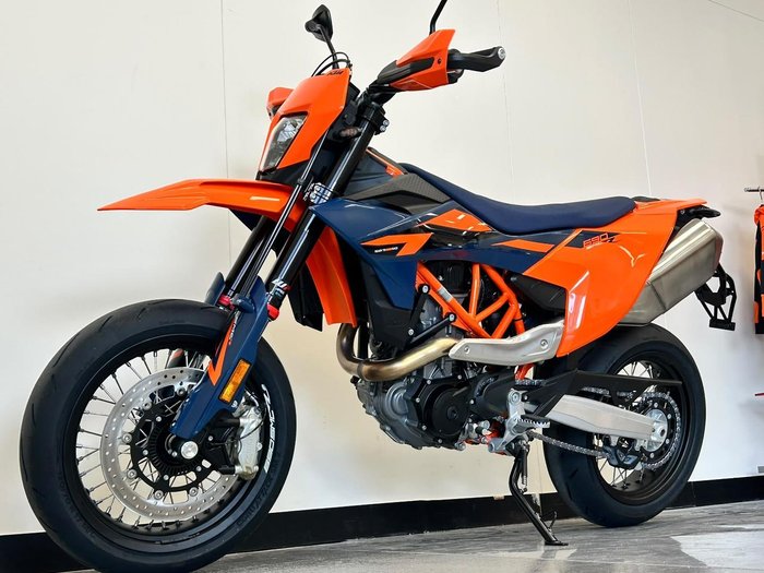 2026 KTM 690 SMC R SMC Orange
