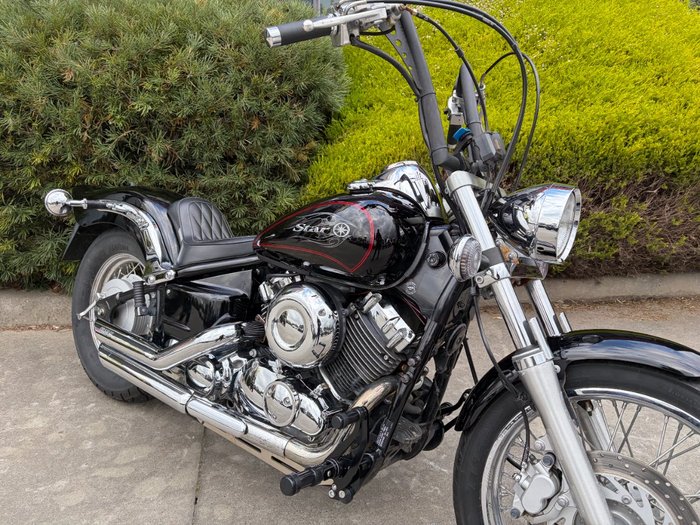 2010 Yamaha XVS650 V-STAR CUSTOM Black