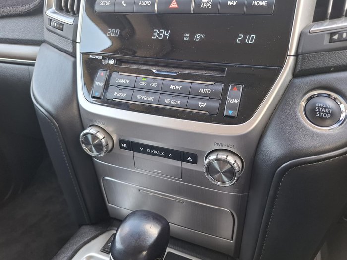 2017 Toyota Landcruiser VX