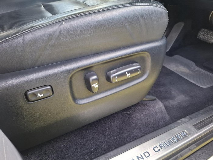 2017 Toyota Landcruiser VX