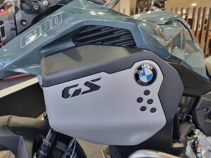 2026 BMW Motorrad F 900 GS ADVENTURE RIDE PRO N4V Sage Green Metallic