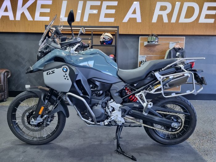2026 BMW Motorrad F 900 GS ADVENTURE RIDE PRO N4V Sage Green Metallic