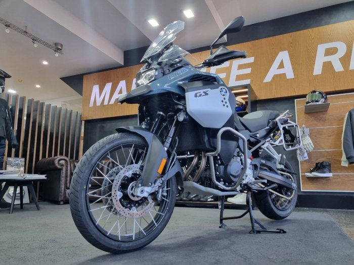 2026 BMW Motorrad F 900 GS ADVENTURE RIDE PRO N4V Sage Green Metallic