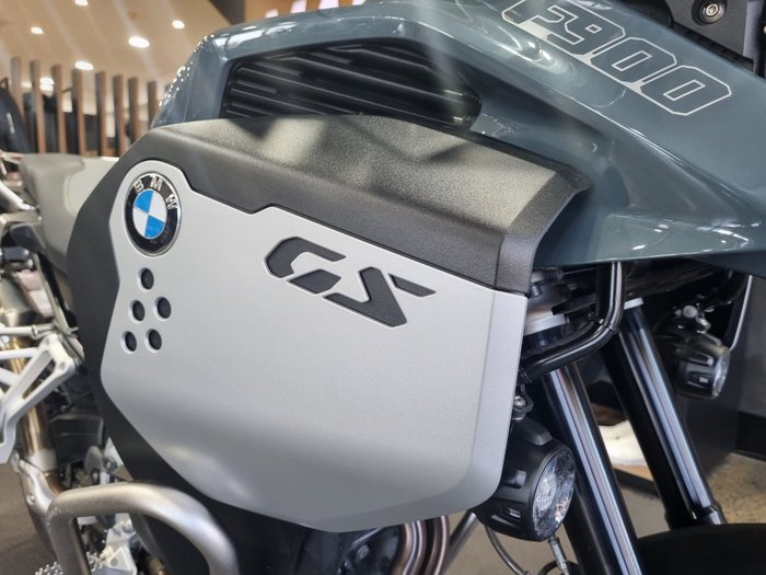 2026 BMW Motorrad F 900 GS ADVENTURE RIDE PRO N4V Sage Green Metallic