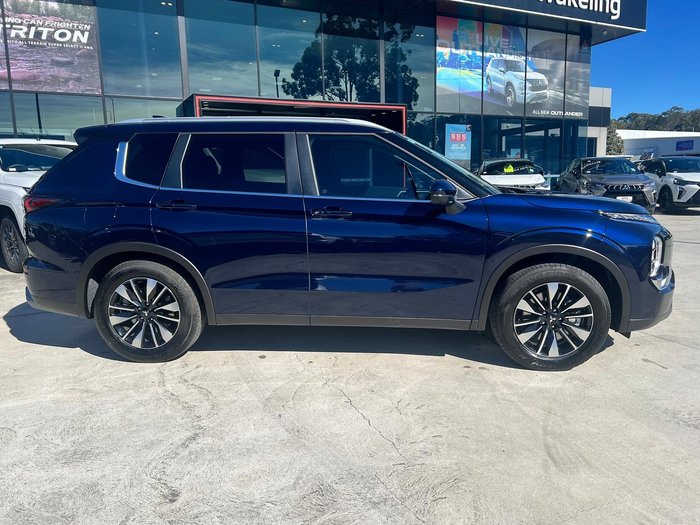 2025 Mitsubishi Outlander LS