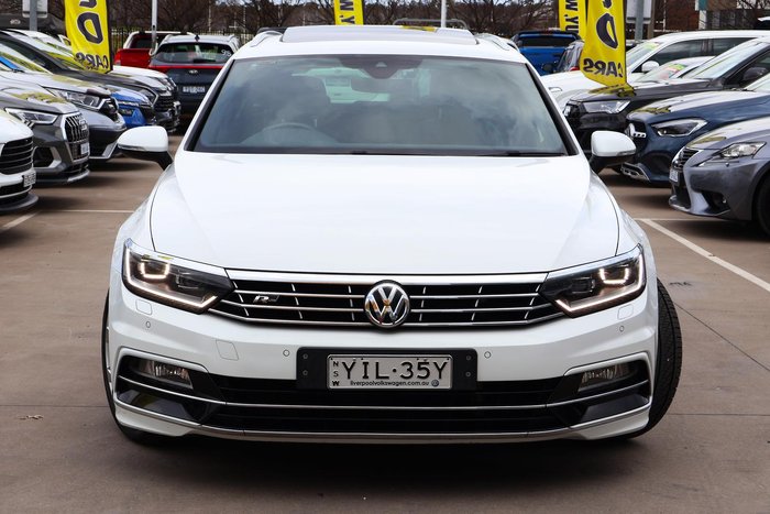 2019 Volkswagen Passat 206TSI R-Line