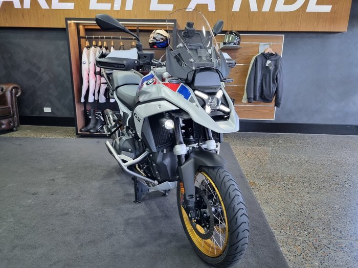 2026 BMW Motorrad 2026 Bmw 1300CC R 1300 GS Trophy White Aluminium Metallic Matt