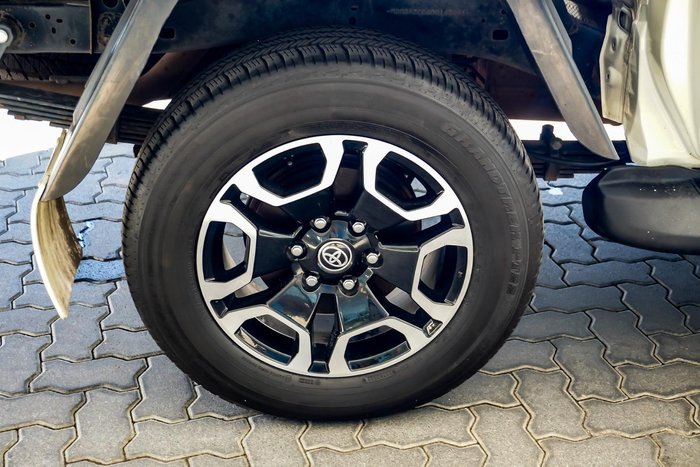 2022 Toyota Hilux SR5