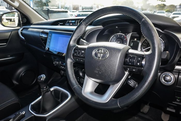 2022 Toyota Hilux SR5
