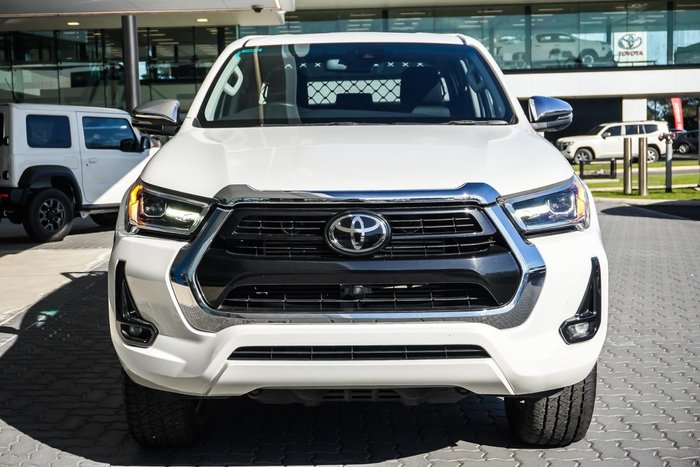 2022 Toyota Hilux SR5