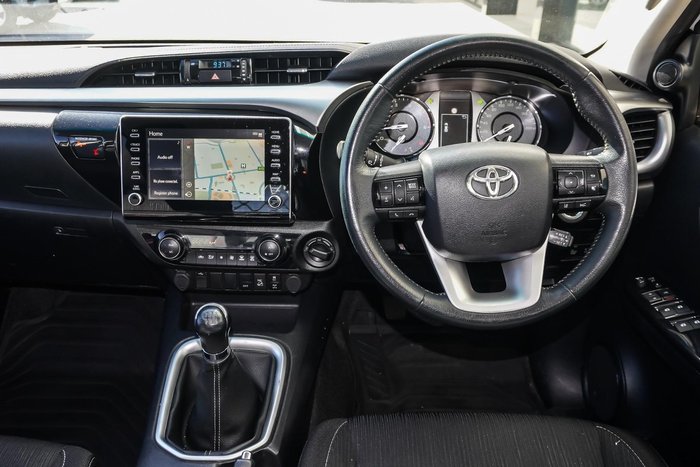 2022 Toyota Hilux SR5