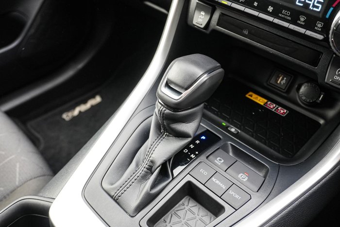 2024 Toyota RAV4 GXL
