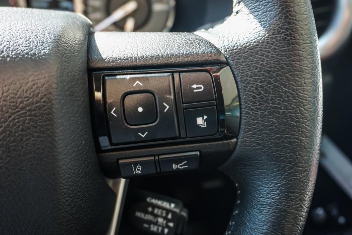 2021 Toyota Hilux SR5