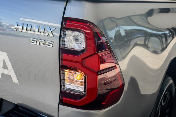 2021 Toyota Hilux SR5
