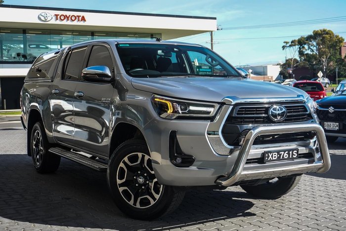 2021 Toyota Hilux SR5
