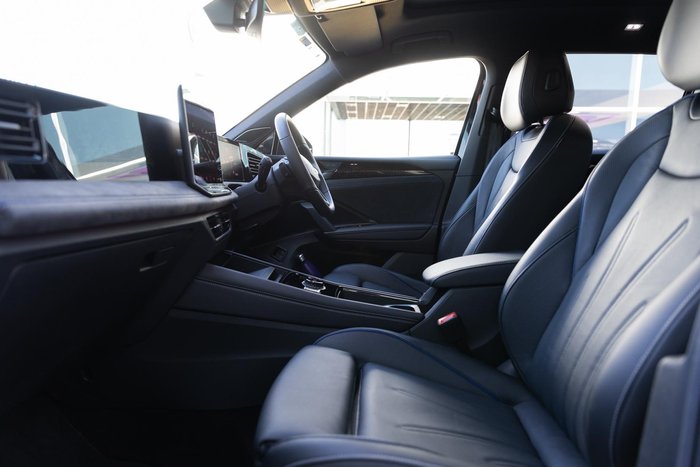 2026 Volkswagen Tiguan 200TSI eHybrid R-Line
