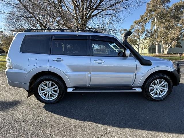 2013 Mitsubishi Pajero VR-X