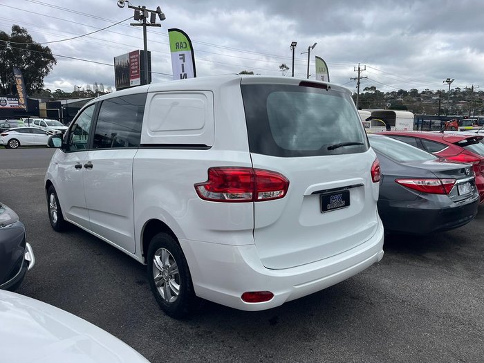 2022 LDV G10 +