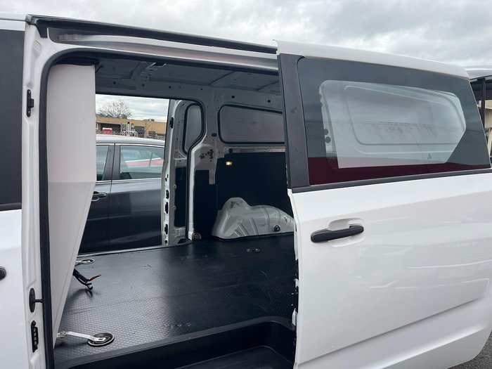 2022 LDV G10 +