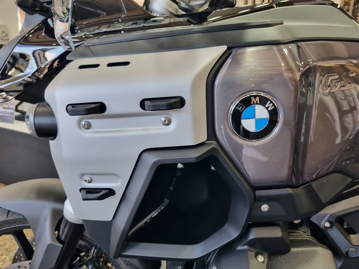 2026 BMW Motorrad R 1300 GS Adventure Triple Black BLACK STORM METALLIC