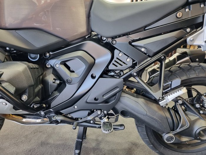 2026 BMW Motorrad R 1300 GS Adventure Triple Black BLACK STORM METALLIC