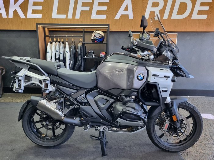 2026 BMW Motorrad R 1300 GS Adventure Triple Black BLACK STORM METALLIC