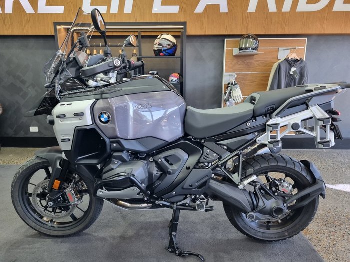 2026 BMW Motorrad R 1300 GS Adventure Triple Black BLACK STORM METALLIC
