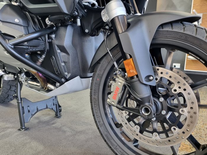 2026 BMW Motorrad R 1300 GS Adventure Triple Black BLACK STORM METALLIC
