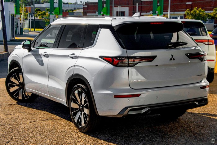 2026 Mitsubishi Outlander Exceed