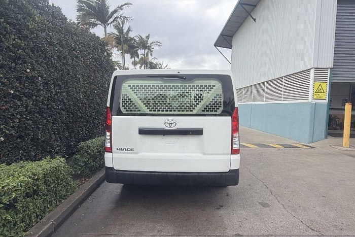 2022 Toyota Hiace