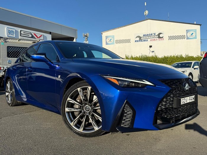 2021 Lexus IS