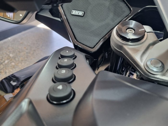 2026 BMW Motorrad R 1300 RT TRIPLE BLACK BLACK STORM METALLIC