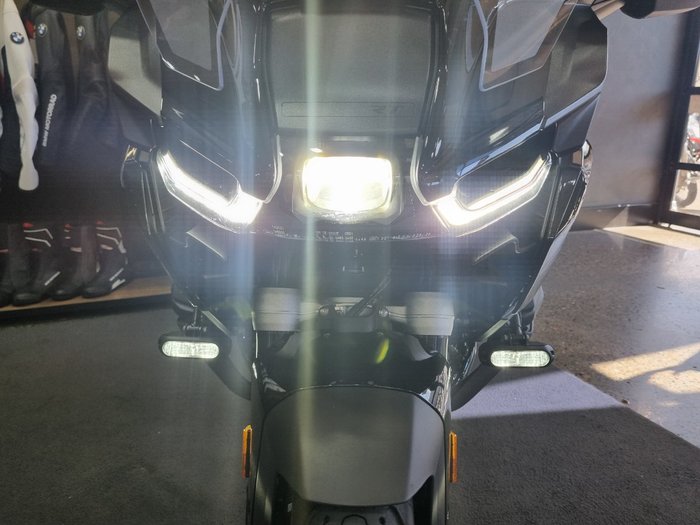 2026 BMW Motorrad R 1300 RT TRIPLE BLACK BLACK STORM METALLIC
