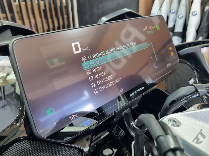 2026 BMW Motorrad R 1300 RT TRIPLE BLACK BLACK STORM METALLIC