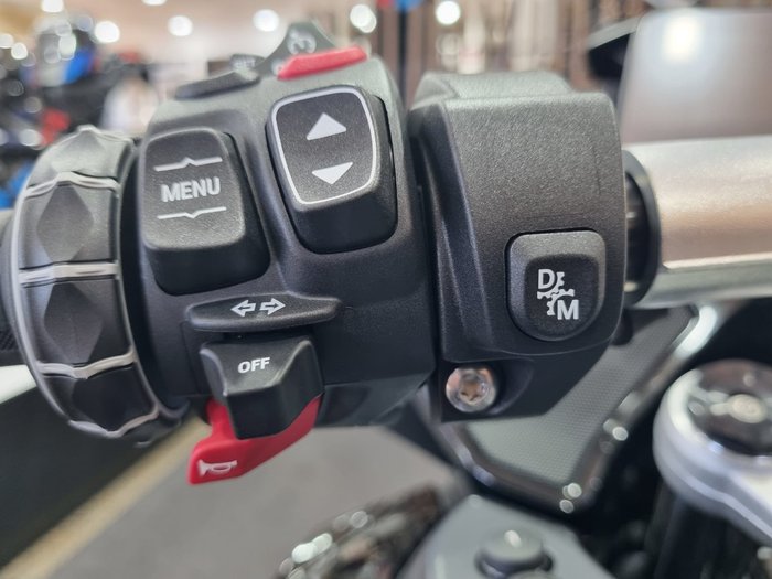 2026 BMW Motorrad R 1300 RT TRIPLE BLACK BLACK STORM METALLIC
