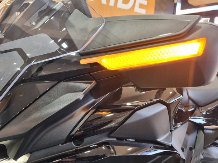 2026 BMW Motorrad R 1300 RT TRIPLE BLACK BLACK STORM METALLIC