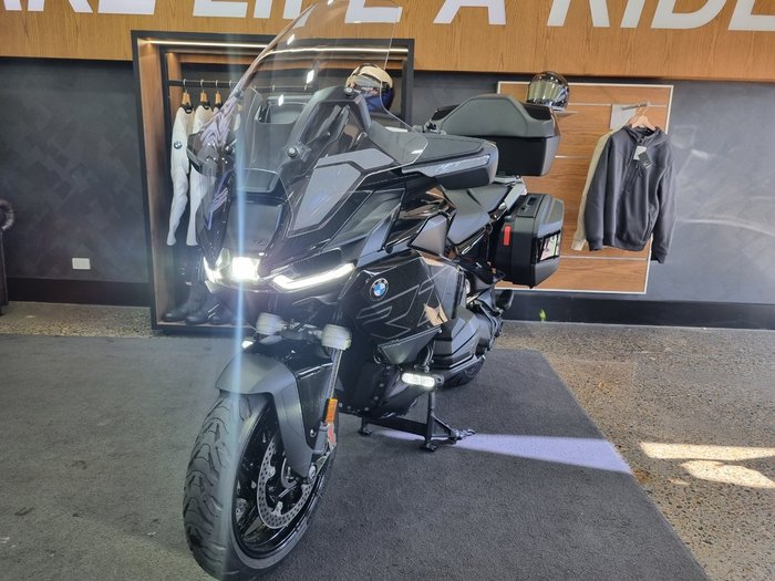 2026 BMW Motorrad R 1300 RT TRIPLE BLACK BLACK STORM METALLIC