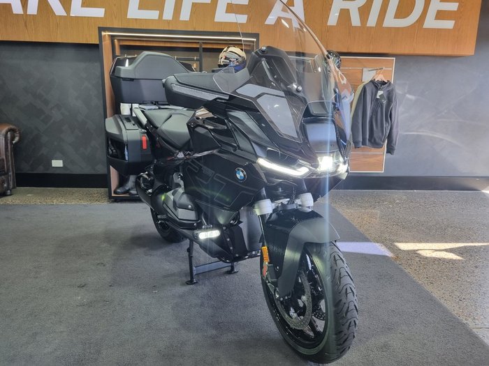 2026 BMW Motorrad R 1300 RT TRIPLE BLACK BLACK STORM METALLIC