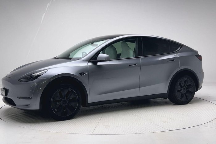 2025 Tesla Model Y Long Range